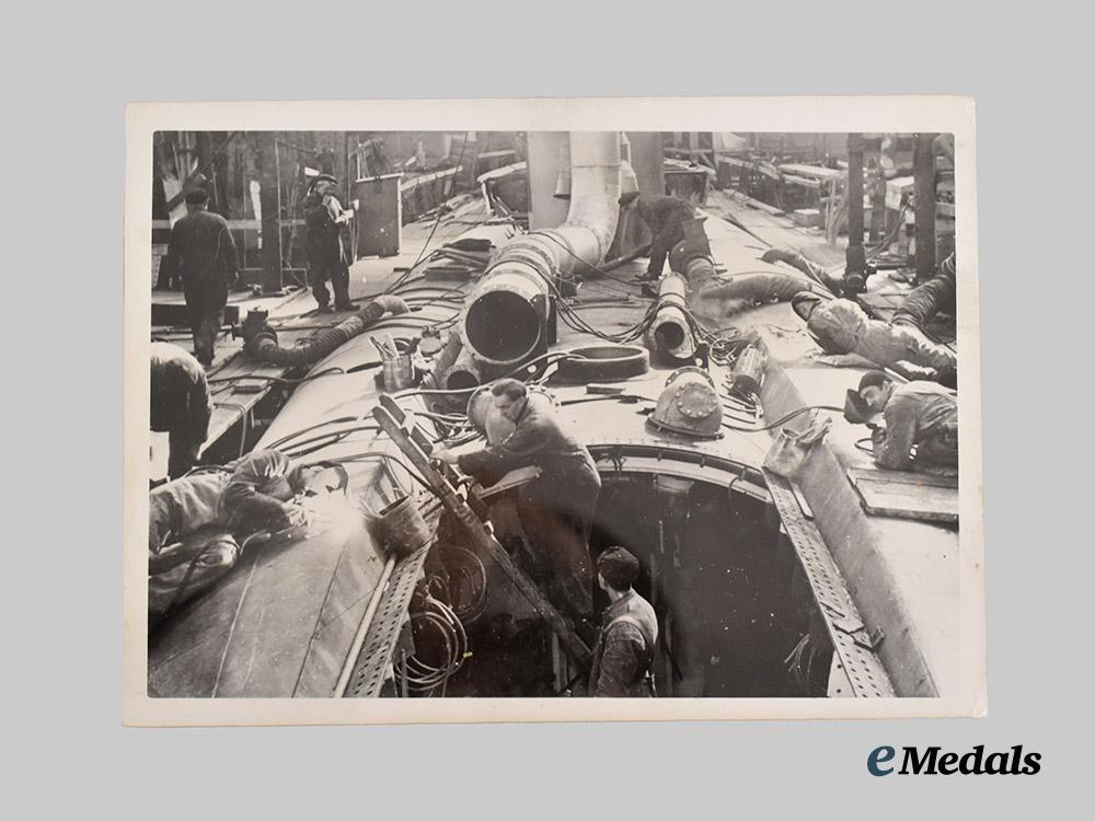 germany,_kriegsmarine._a_mixed_lot_of_wartime_u-_boat_press_photos_046__a_i25