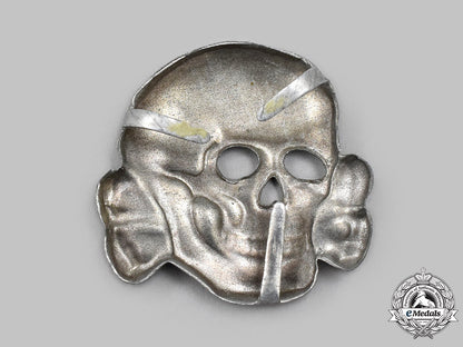 germany,_ss._a_visor_cap_totenkopf_insignia,_late-_war_example_by_f.w._assmann&_söhne_07_m21_mnc5221