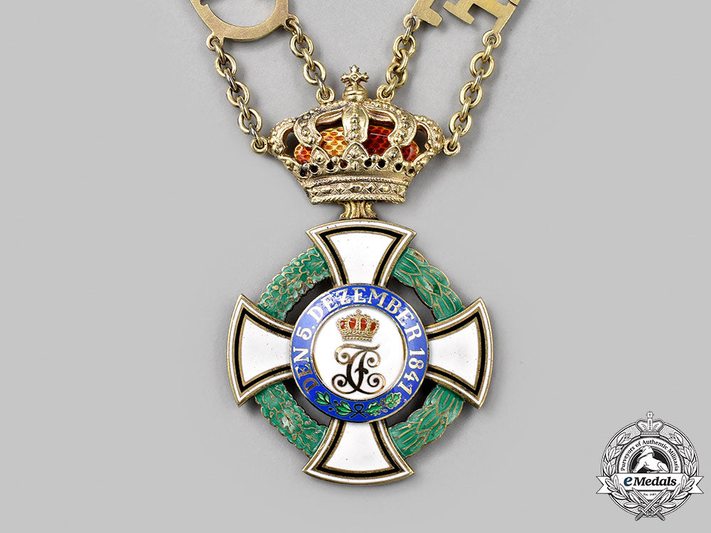 hohenzollern,_dynasty._a_house_order_of_hohenzollern,_collar&_badge,_c.1935_15_m21_mnc5962