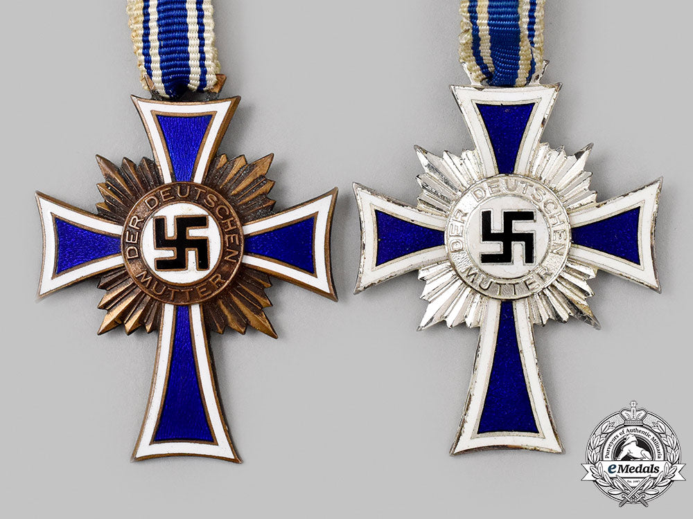 germany,_third_reich._a_pair_of_honour_crosses_of_the_german_mother_41_m21_mnc2900