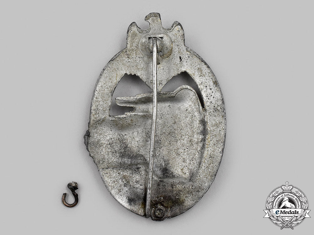 germany,_wehrmacht._a_panzer_assault_badge,_silver_grade,_by_rudolf_karneth&_söhne_45_m21_mnc0685_1