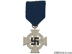 Faithful Service Cross