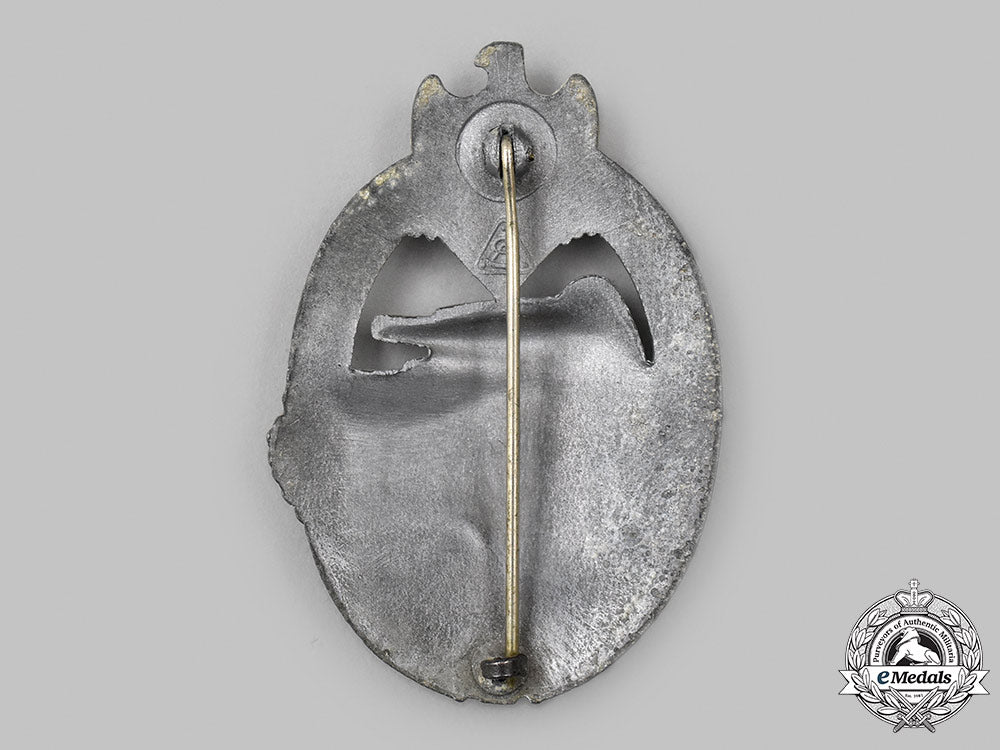 germany,_wehrmacht._a_panzer_assault_badge,_silver_grade_62_m21_mnc1558