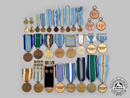 united_nations._a_lot_of_thirty-_one_service_and_commemorative_medals_64_m21_mnc8900_1