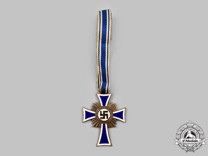 germany,_third_reich._an_honour_cross_of_the_german_mother,_bronze_grade_with_case,_by_b.h._mayer_87_m21_mnc8232