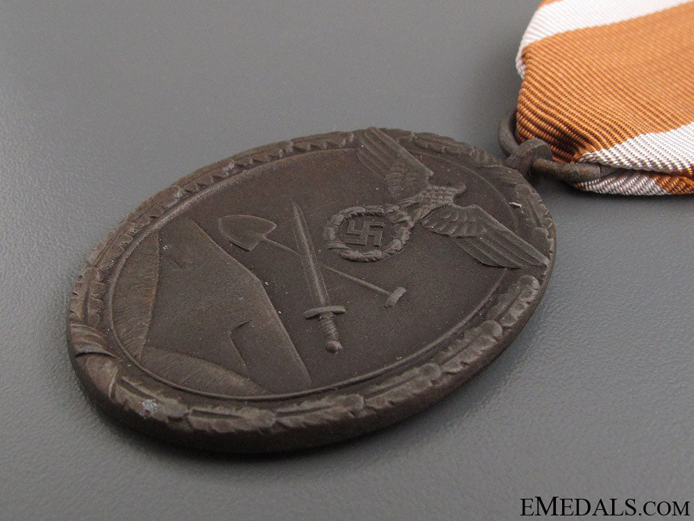 west_wall_medal_9.jpg52289cf48906b