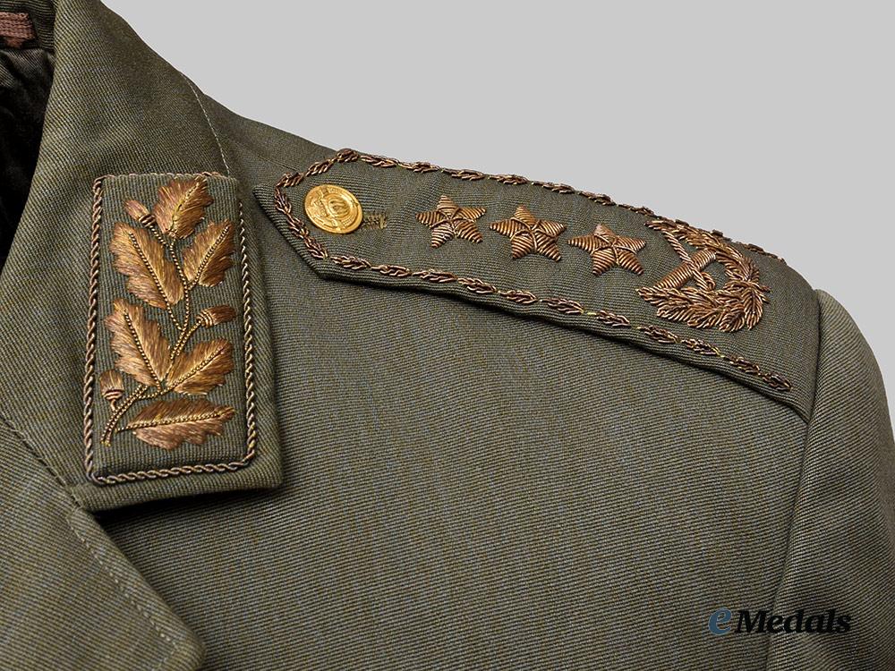 yugoslavia,_republic._a_ground_forces_colonel_general_formal_service_uniform,_tunic,_trousers,&_visor_cap__a_i1_1503