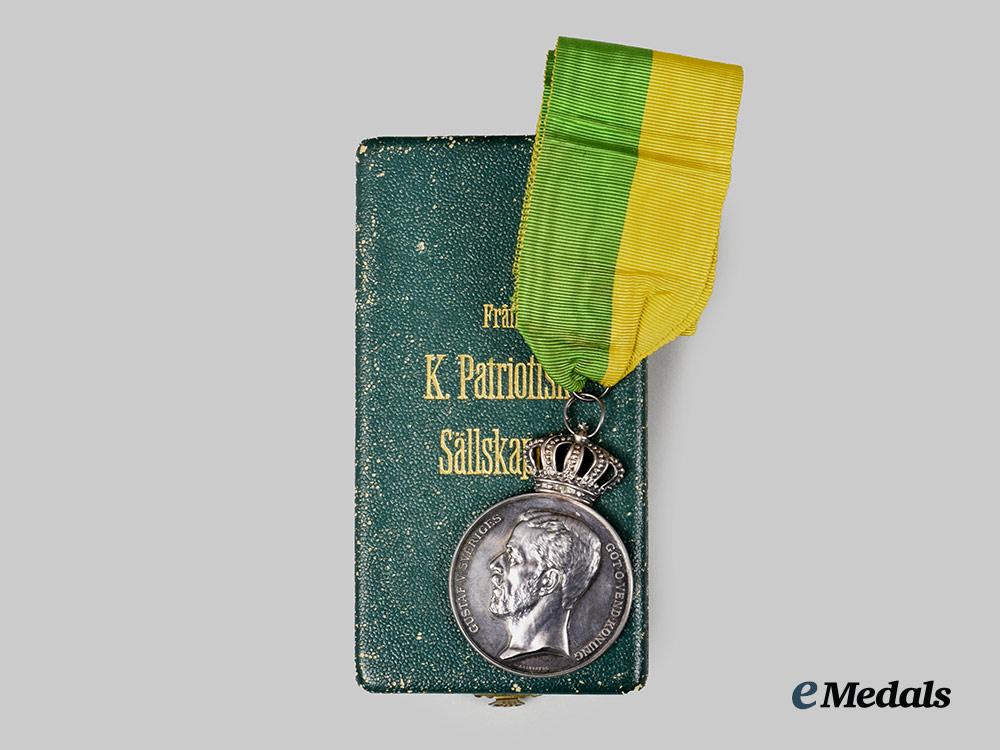 sweden,_kingdom._a_cased_royal_patriotic_society_medal,_i._class,_c.1932__a_i1_2164