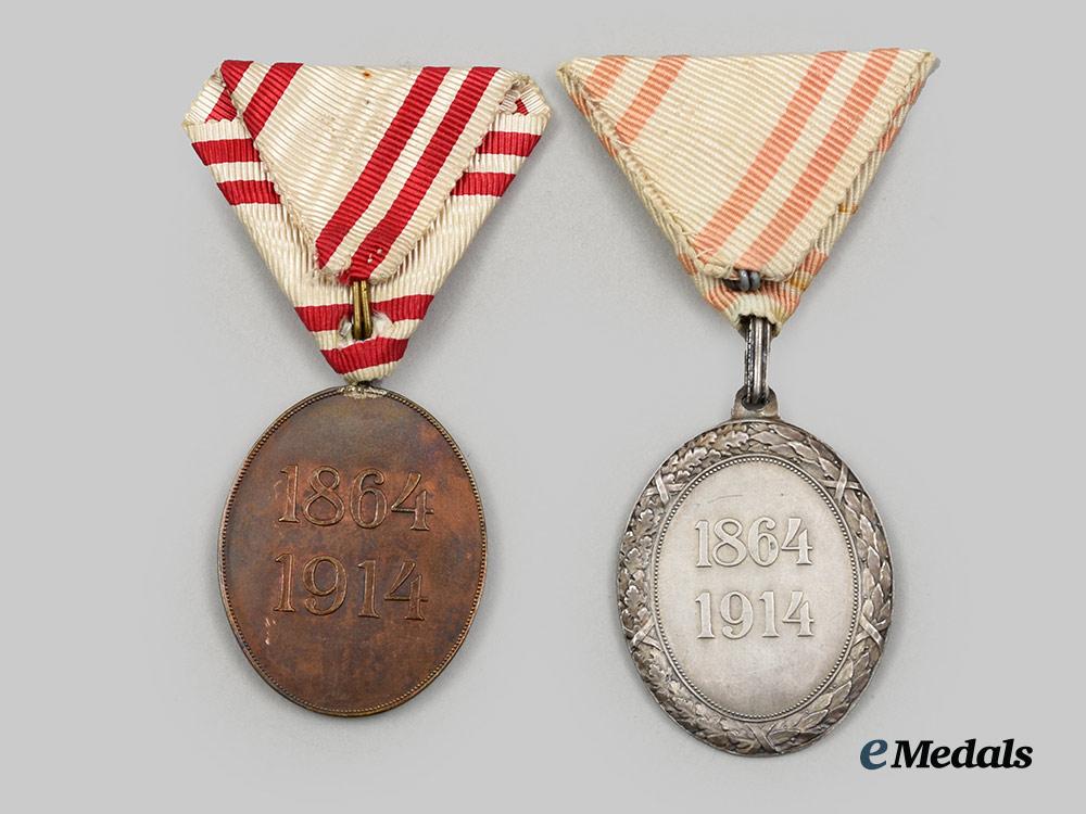 austria,_empire._a_lot_of_two_honor_decorations_of_the_red_cross(_silver_medal_with_war_decoration/_bronze_medal),_c.1918__a_i1_3037