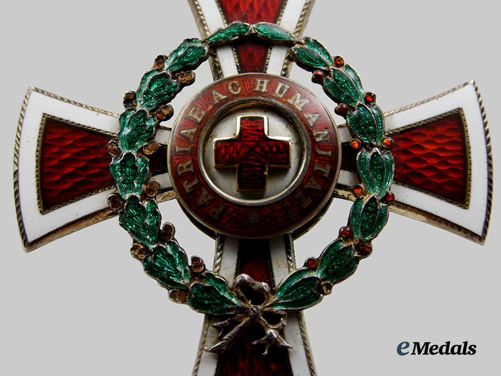 austria,_empire._an_honour_decoration_of_the_red_cross,_officer_cross_with_war_decoration,_c.1915__a_i1_3225