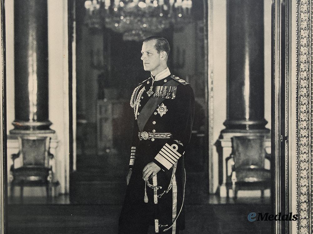 united_kingdom._a_pair_of_signed_presentation_photographs_of_queen_elizabeth_i_i&_prince_philip,1963__a_i1_3582