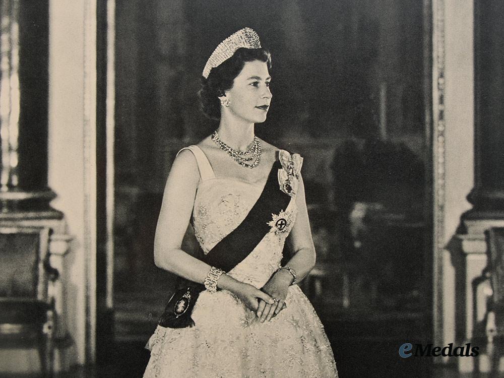 united_kingdom._a_pair_of_signed_presentation_photographs_of_queen_elizabeth_i_i&_prince_philip,1963__a_i1_3600