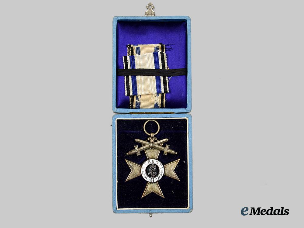 bavaria,_kingdom._an_order_of_military_merit,_i_i_class_merit_cross_with_swords_and_case,_by_gebrüder_hemmerle__a_i1_3718