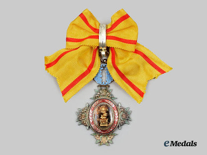 japan,_empire._an_order_of_the_sacred_crown,_sixth_class_medal_with_case,_c.1900__a_i1_4463