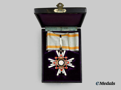 japan,_empire._an_order_of_the_sacred_treasure,_third_class_with_case__a_i1_4509