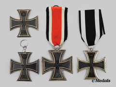 Germany, Imperial; Germany, Wehrmacht. A Mixed Lot of Iron Crosses for First and Second World War Service