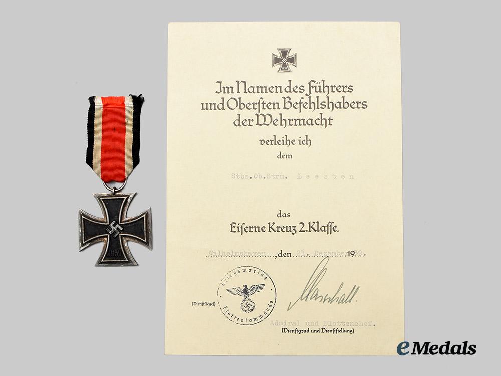 germany,_kriegsmarine._the_awards,_documents,_and_photos_of_kapitänleutnant_erwin_leesten,_german_cross_in_gold__a_i1_6400