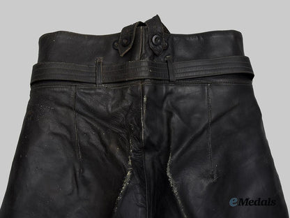 germany,_wehrmacht._a_pair_of_leather_protective_trousers,_kriegsmarine_and_panzer_issue,_by_rudolf_rinne__a_i1_6568