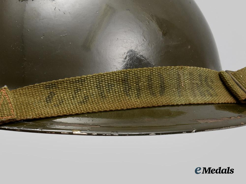 canada,_commonwealth._a_mark_i_i_brodie_steel_helmet,_type_i_i,_canadian_motor_lamp_co.,1942__a_i1_6872