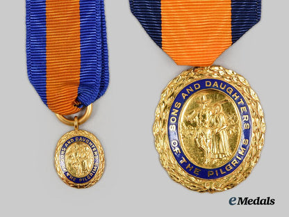 united_states._a_national_society_medal-_sons_and_daughters_of_the_pilgrims_gold_medal,_for_sir_george_calvert_by_j._e_caldwell__a_i1_8577