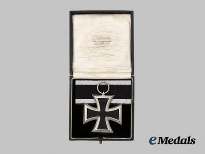 germany,_imperial._a_mint1914_iron_cross_i_i_class,_with_period_case,_by_wilhelm_deumer,_c.1940__a_i1_9222