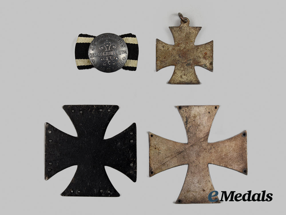 germany,_imperial._a_mixed_lot_of_iron_cross_badges&_insignia__a_i1_9702