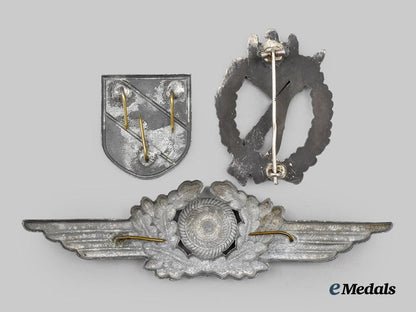 germany,_wehrmacht._an_infantry_assault_badge,_silver_grade,_with_cap_insignia___m_n_c0213