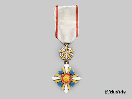 japan,_manchukuo_empire._an_order_of_the_auspicious_clouds,_v_i._class_badge___m_n_c0225