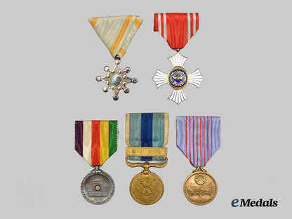 japan,_empire._a_lot_of_five_medals_and_awards(_russo-_japanese_war/_sacred_treasure/_red_cross)___m_n_c0412