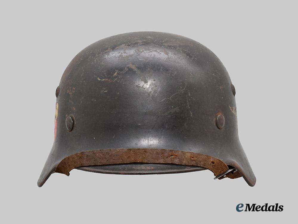 germany,_luftwaffe._an_m40_double_decal_stahlhelm,_owner-_attributed,_by_sächsische_emaillier-_und_stanzwerke___m_n_c0459