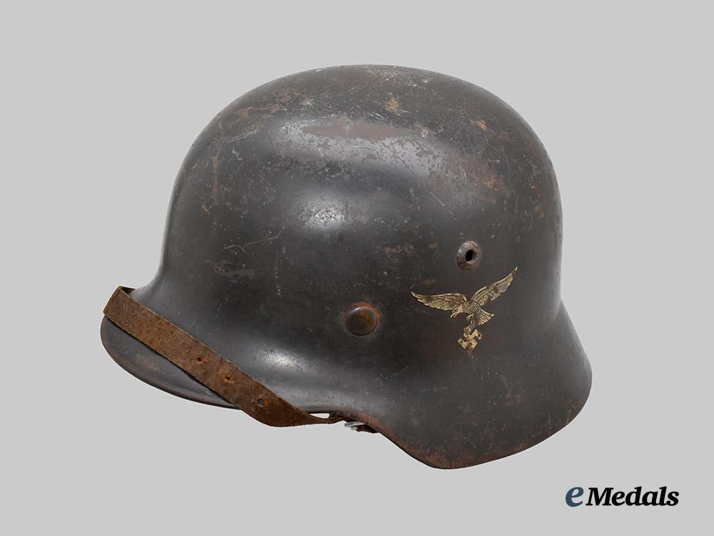 germany,_luftwaffe._an_m40_double_decal_stahlhelm,_owner-_attributed,_by_sächsische_emaillier-_und_stanzwerke___m_n_c0461