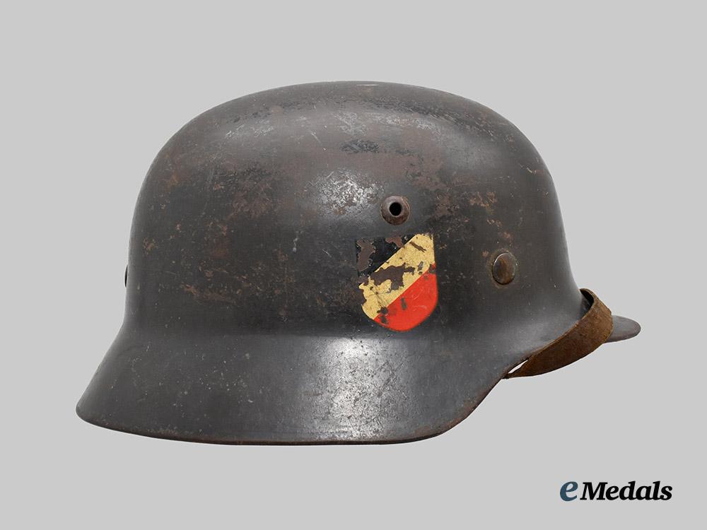 germany,_luftwaffe._an_m40_double_decal_stahlhelm,_owner-_attributed,_by_sächsische_emaillier-_und_stanzwerke___m_n_c0463