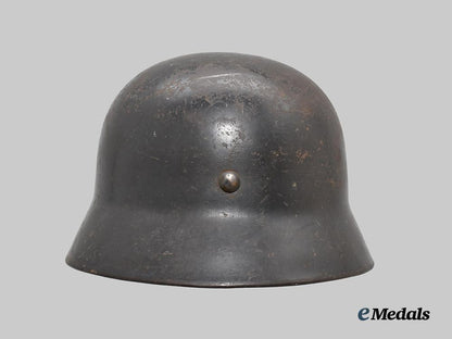 germany,_luftwaffe._an_m40_double_decal_stahlhelm,_owner-_attributed,_by_sächsische_emaillier-_und_stanzwerke___m_n_c0464