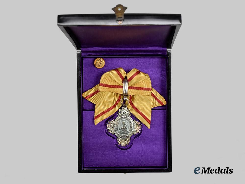 japan,_empire._an_order_of_the_sacred_crown,_eighth_class_in_case,_c.1900___m_n_c0666