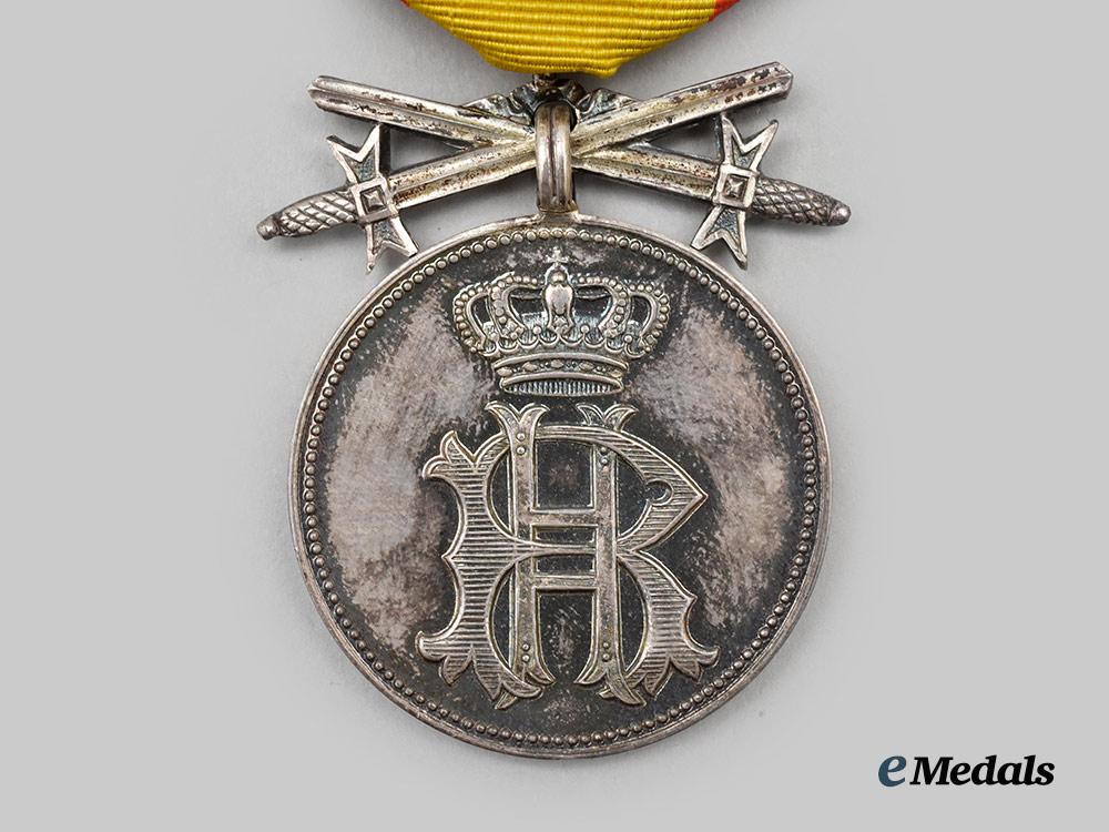 reuss,_principality._a_princely_honour_cross,_silver_merit_medal_with_swords_and_case,_by_bury&_leonhard___m_n_c0989