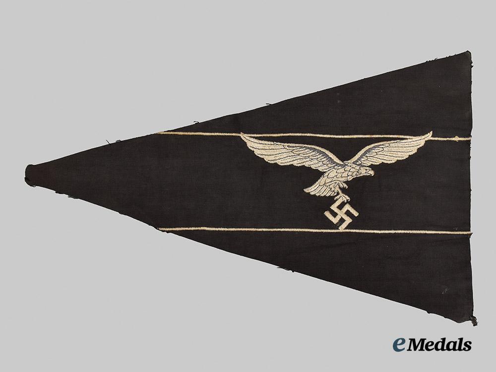 germany,_luftwaffe._a_staff_car_fender_pennant_cut-_off_panel___m_n_c1025