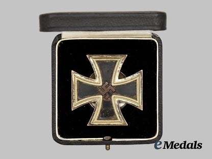 Germany, Third Reich. A Cased Iron Cross 1939 First Class, Screw-back –  eMedals