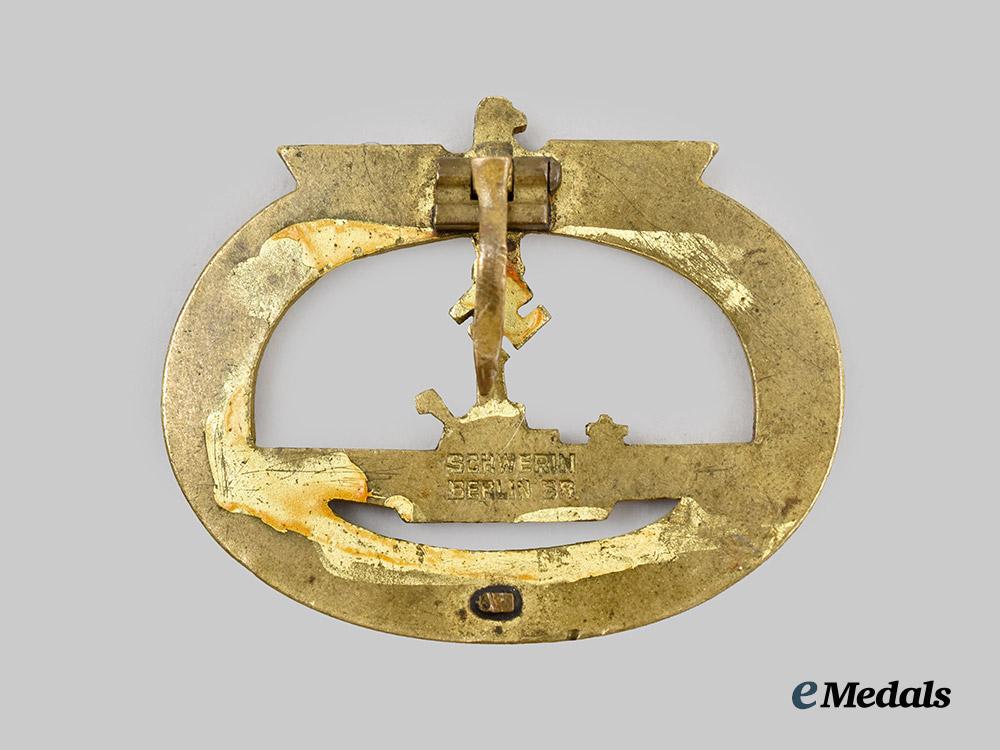 germany,_kriegsmarine._a_u-_boat_war_badge,_by_schwerin___m_n_c1067