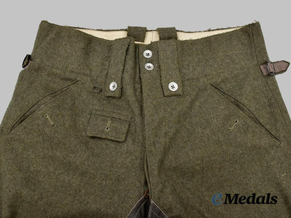 germany,_wehrmacht._a_pair_of_late_war_heer_riding_breeches,_c.1944___m_n_c1067