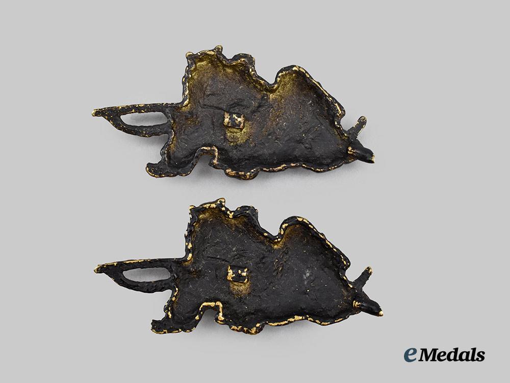 japan,_empire._a_matching_set_of_senshi_warrior_menuki(_ornamental_edged_weapon_fittings)___m_n_c1084