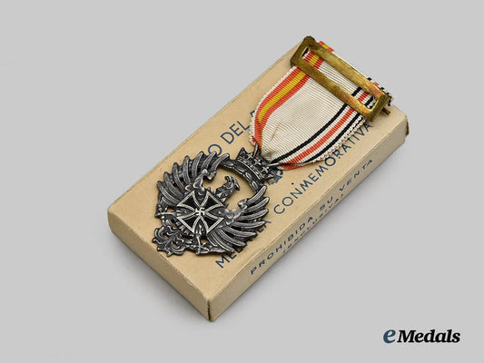 spain,_nationalist_state._a_mint_and_unissued_boxed“_blue_division”_medal_for_the_campaign_in_russia,_c.1943___m_n_c1203