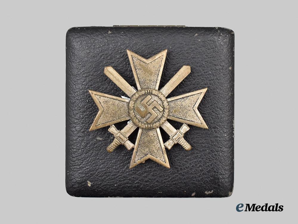 germany,_wehrmacht._a_war_merit_cross_i_class_with_swords_and_case,_by_klein&_quenzer___m_n_c1259