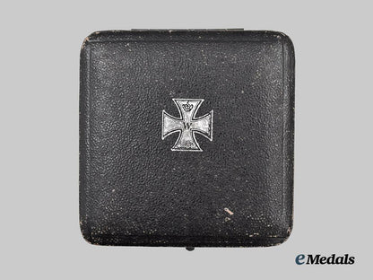 germany,_imperial._a1914_iron_cross_i_class,_private_purchase_example,_with_case___m_n_c1275