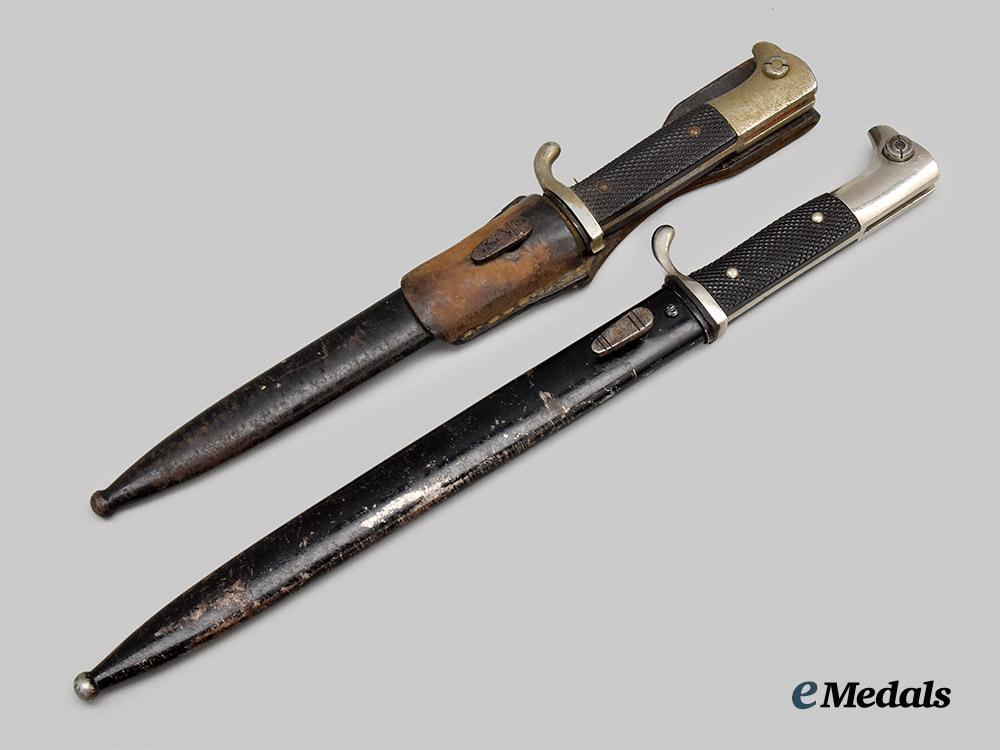 germany,_wehrmacht._a_pair_of_dress_bayonets___m_n_c1356