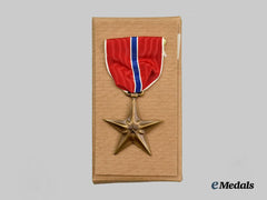 United States. A Unissued Bronze Star with Box