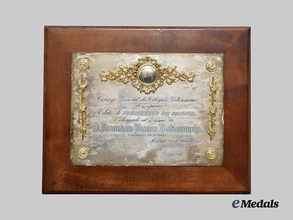 spain,_spanish_state._an_honorary_presidential_plaque_to_francisco_franco_from_the_veterinary_colleges_of_spain___m_n_c1609