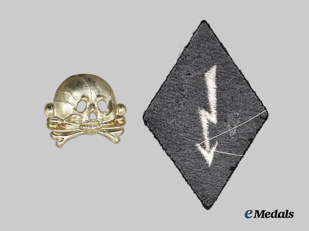 germany,_s_s._a_pair_of_uniform_insignia___m_n_c2191-_recovered