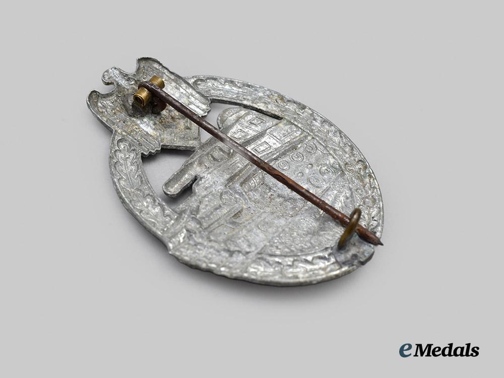 germany,_wehrmacht._a_panzer_assault_badge,_silver_grade___m_n_c2242-_recovered