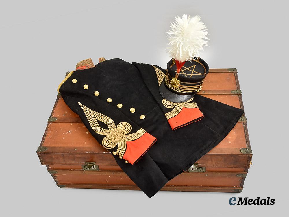 japan,_empire._an_imperial_army_rikugun-_shōi_lieutenant's_parade_uniform,_cap&_accoutrements,_c.1930___m_n_c2336