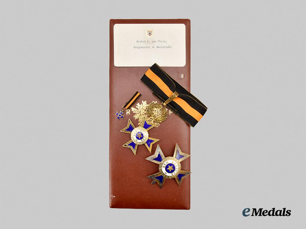 portugal,_republic._an_order_of_merit,_grand_officer_set,_by_hedler_cunha,_in_case___m_n_c2536